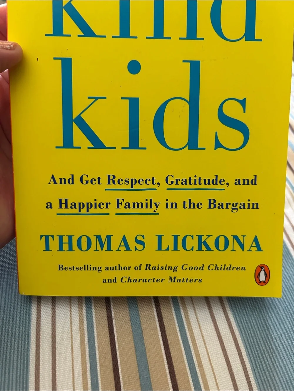 Kind Kids Parenting Guide - Yellow/Blue